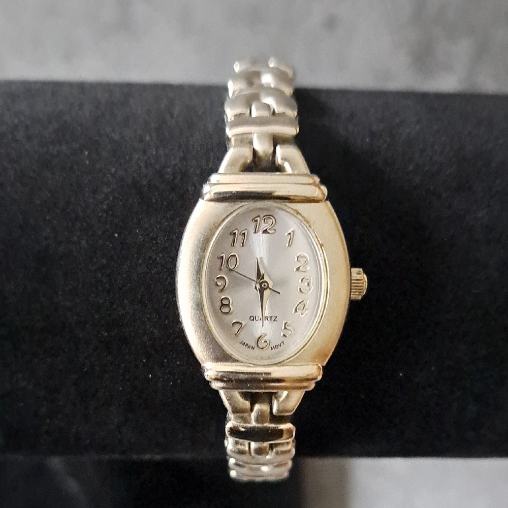 Advance Silvertone Women's Quartz Watch